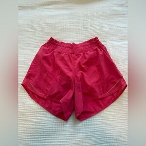 Lululemon - Hotty Hot Short High-Rise 4”